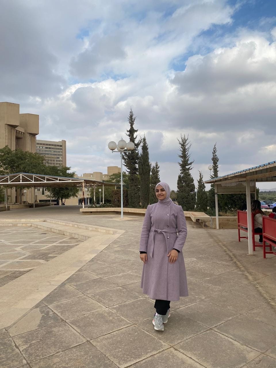 سوسن دكناش
